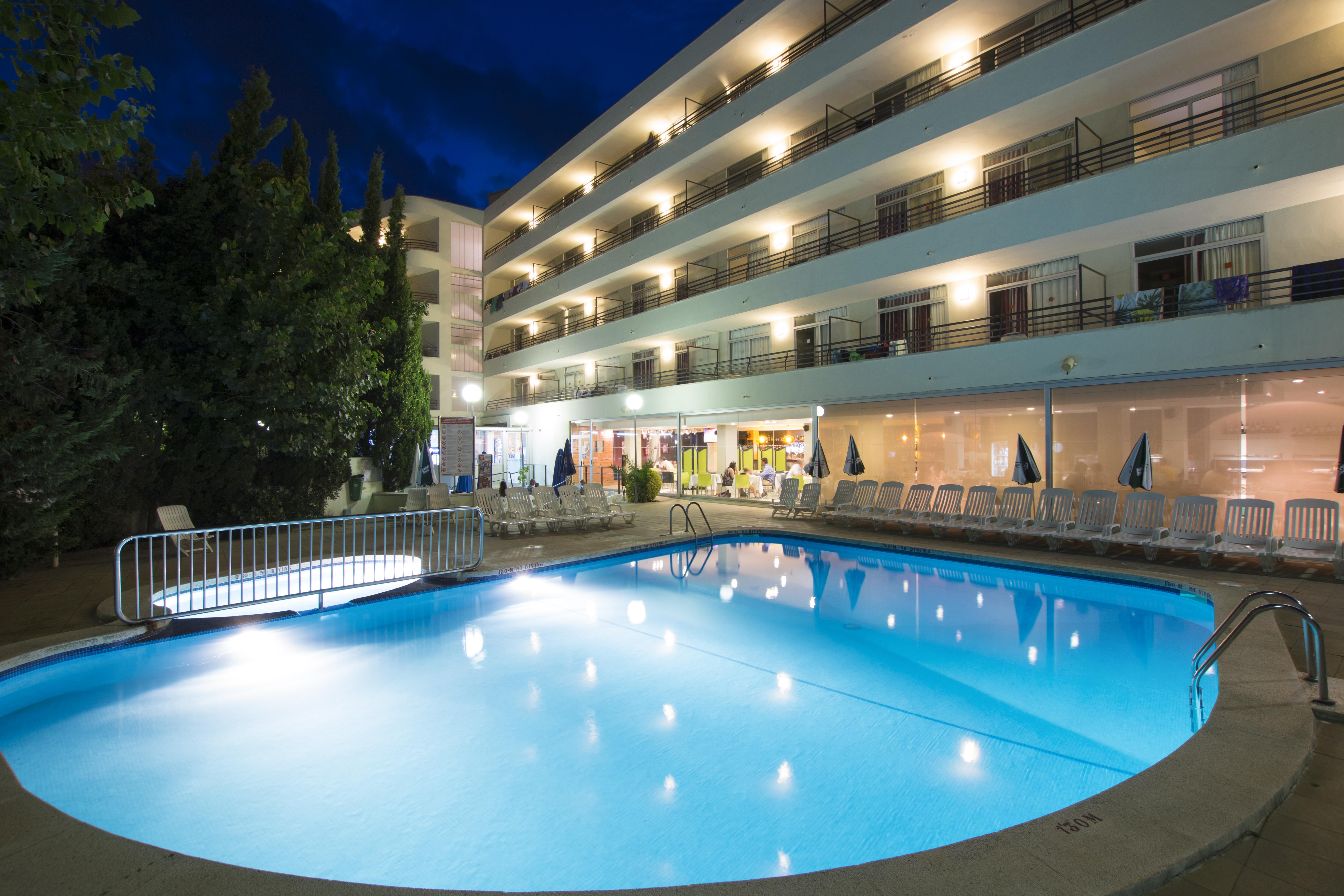 Medplaya Aparthotel Esmeraldas ตอสซาเดมาร์ ภายนอก รูปภาพ
